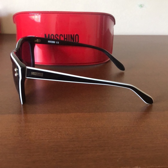 moschino sunglass - Picture 2 of 6